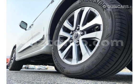 Buy Import Toyota Land Cruiser White Car in Import - Dubai in Cabo Delgado Buy Import Toyota Land Cruiser White Car in Import - Dubai in Cabo Delgado