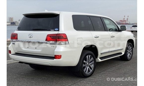 Comprar Importar Toyota Land Cruiser Branco Carro em Import - Dubai em Cabo Delgado Comprar Importar Toyota Land Cruiser Branco Carro em Import - Dubai em Cabo Delgado