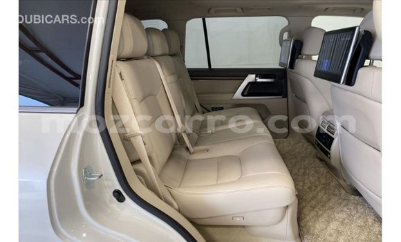 Comprar Importar Toyota Land Cruiser Branco Carro em Import - Dubai em Cabo Delgado Comprar Importar Toyota Land Cruiser Branco Carro em Import - Dubai em Cabo Delgado