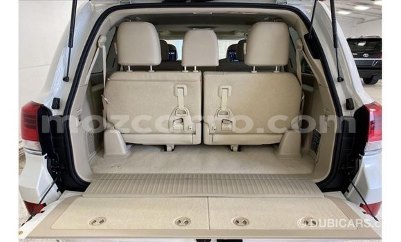 Comprar Importar Toyota Land Cruiser Branco Carro em Import - Dubai em Cabo Delgado Comprar Importar Toyota Land Cruiser Branco Carro em Import - Dubai em Cabo Delgado