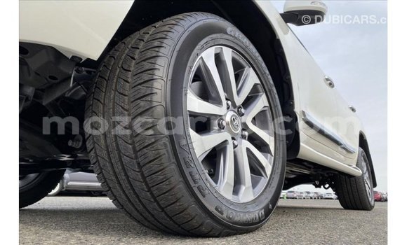 Comprar Importar Toyota Land Cruiser Branco Carro em Import - Dubai em Cabo Delgado Comprar Importar Toyota Land Cruiser Branco Carro em Import - Dubai em Cabo Delgado