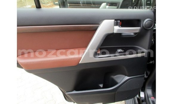 Nunua Imported Toyota Land Cruiser Nyeusi Gari ndani ya Import - Dubai nchini Cabo Delgado Nunua Imported Toyota Land Cruiser Nyeusi Gari ndani ya Import - Dubai nchini Cabo Delgado