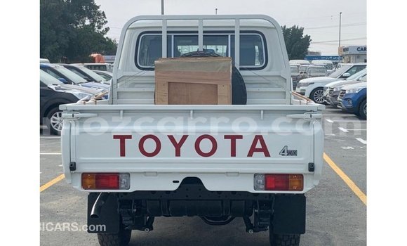 Comprar Importar Toyota Land Cruiser Branco Carro em Import - Dubai em Cabo Delgado Comprar Importar Toyota Land Cruiser Branco Carro em Import - Dubai em Cabo Delgado