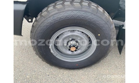 Comprar Importar Toyota Land Cruiser Branco Carro em Import - Dubai em Cabo Delgado Comprar Importar Toyota Land Cruiser Branco Carro em Import - Dubai em Cabo Delgado