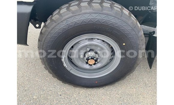 Comprar Importar Toyota Land Cruiser Branco Carro em Import - Dubai em Cabo Delgado Comprar Importar Toyota Land Cruiser Branco Carro em Import - Dubai em Cabo Delgado