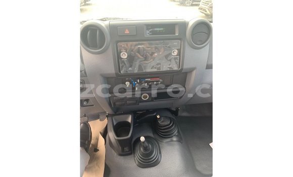 Comprar Importar Toyota Land Cruiser Branco Carro em Import - Dubai em Cabo Delgado Comprar Importar Toyota Land Cruiser Branco Carro em Import - Dubai em Cabo Delgado