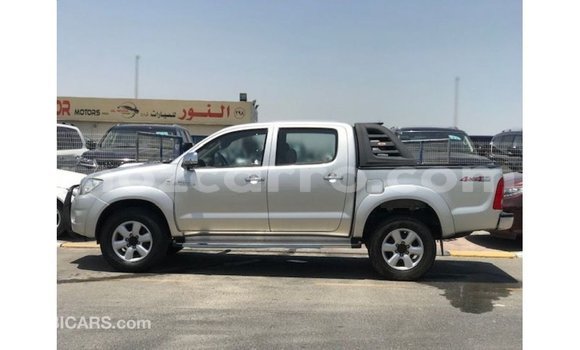 Tenga Imported Toyota Hilux Zvimwe Mota in Import - Dubai in Cabo Delgado Tenga Imported Toyota Hilux Zvimwe Mota in Import - Dubai in Cabo Delgado