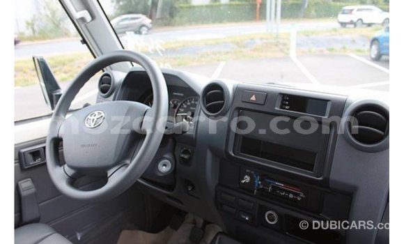 Nunua Imported Toyota Land Cruiser Nyeupe Gari ndani ya Import - Dubai nchini Cabo Delgado Nunua Imported Toyota Land Cruiser Nyeupe Gari ndani ya Import - Dubai nchini Cabo Delgado