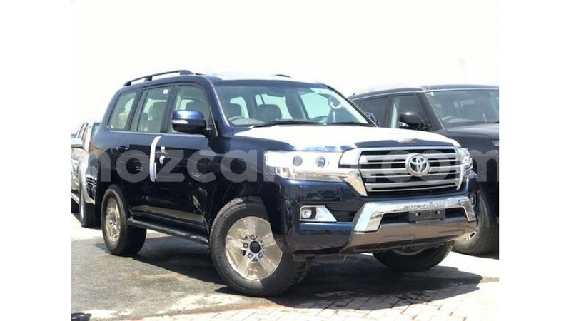 Big with watermark toyota land cruiser cabo delgado import dubai 7998