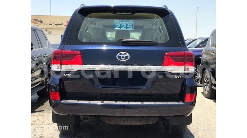 Big with watermark toyota land cruiser cabo delgado import dubai 7998