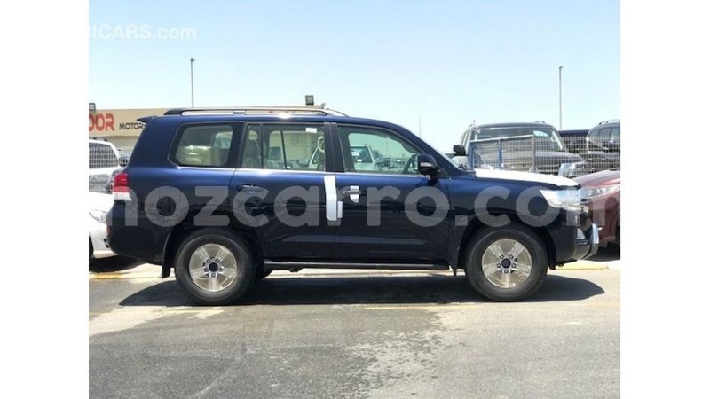 Big with watermark toyota land cruiser cabo delgado import dubai 7998