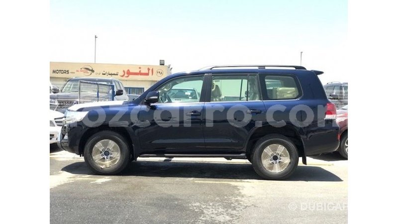 Big with watermark toyota land cruiser cabo delgado import dubai 7998