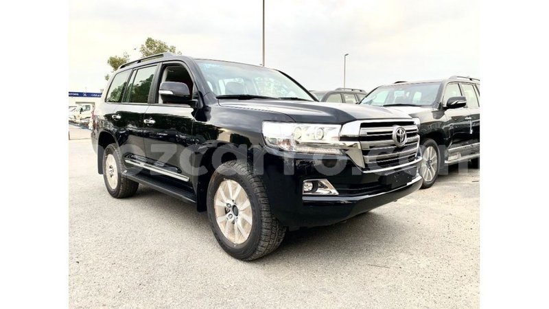 Big with watermark toyota land cruiser cabo delgado import dubai 8001