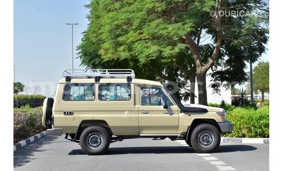 Nunua Imported Toyota Land Cruiser Beige Gari ndani ya Import - Dubai nchini Cabo Delgado Nunua Imported Toyota Land Cruiser Beige Gari ndani ya Import - Dubai nchini Cabo Delgado