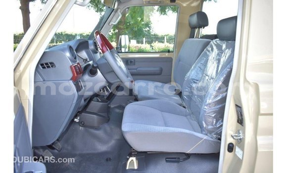 Nunua Imported Toyota Land Cruiser Beige Gari ndani ya Import - Dubai nchini Cabo Delgado Nunua Imported Toyota Land Cruiser Beige Gari ndani ya Import - Dubai nchini Cabo Delgado
