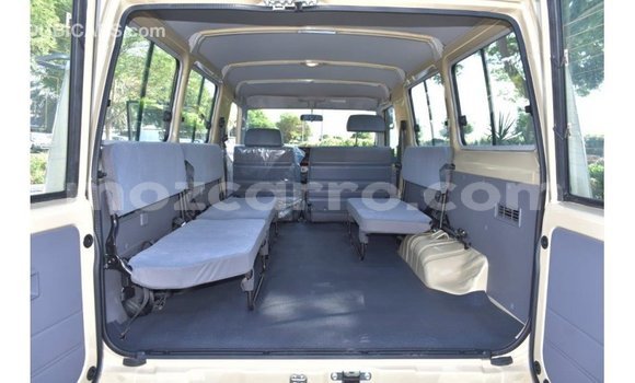 Nunua Imported Toyota Land Cruiser Beige Gari ndani ya Import - Dubai nchini Cabo Delgado Nunua Imported Toyota Land Cruiser Beige Gari ndani ya Import - Dubai nchini Cabo Delgado