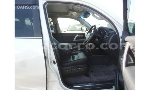 Buy Import Toyota Land Cruiser White Car in Import - Dubai in Cabo Delgado Buy Import Toyota Land Cruiser White Car in Import - Dubai in Cabo Delgado