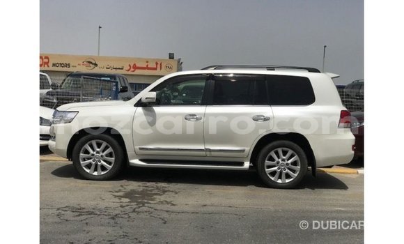 Buy Import Toyota Land Cruiser White Car in Import - Dubai in Cabo Delgado Buy Import Toyota Land Cruiser White Car in Import - Dubai in Cabo Delgado