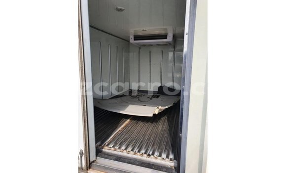 Nunua Imported Kia Carens Nyeupe Gari ndani ya Import - Dubai nchini Cabo Delgado Nunua Imported Kia Carens Nyeupe Gari ndani ya Import - Dubai nchini Cabo Delgado