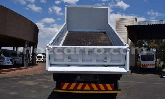 Tenga Tsaru Mercedes‒Benz Atego Chena Rori in Maputo in Maputo Tenga Tsaru Mercedes‒Benz Atego Chena Rori in Maputo in Maputo