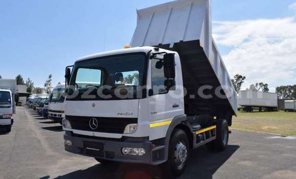 Tenga Tsaru Mercedes‒Benz Atego Chena Rori in Maputo in Maputo Tenga Tsaru Mercedes‒Benz Atego Chena Rori in Maputo in Maputo