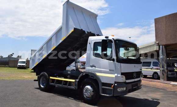 Tenga Tsaru Mercedes‒Benz Atego Chena Rori in Maputo in Maputo Tenga Tsaru Mercedes‒Benz Atego Chena Rori in Maputo in Maputo