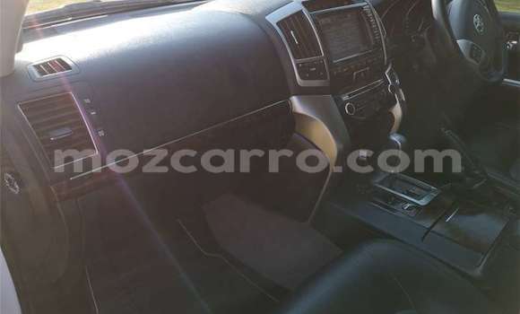 Comprar Usado Toyota Land Cruiser Prado Branco Carro em Maputo em Maputo Comprar Usado Toyota Land Cruiser Prado Branco Carro em Maputo em Maputo