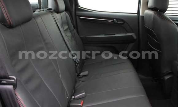 Comprar Usado Isuzu KB Preto Carro em Maputo em Maputo Comprar Usado Isuzu KB Preto Carro em Maputo em Maputo