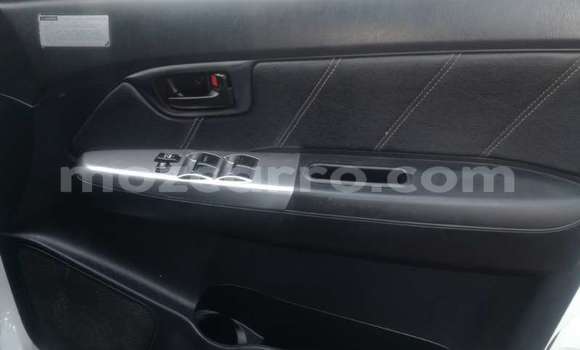 Buy Used Toyota Hilux Beige Car in Maputo in Maputo Buy Used Toyota Hilux Beige Car in Maputo in Maputo