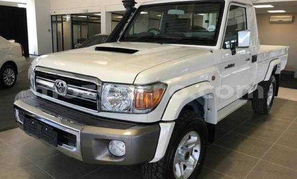 Nunua Ilio tumika Toyota Land Cruiser Beige Gari ndani ya Maputo nchini Maputo Nunua Ilio tumika Toyota Land Cruiser Beige Gari ndani ya Maputo nchini Maputo