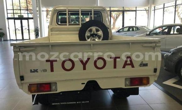 Nunua Ilio tumika Toyota Land Cruiser Beige Gari ndani ya Maputo nchini Maputo Nunua Ilio tumika Toyota Land Cruiser Beige Gari ndani ya Maputo nchini Maputo