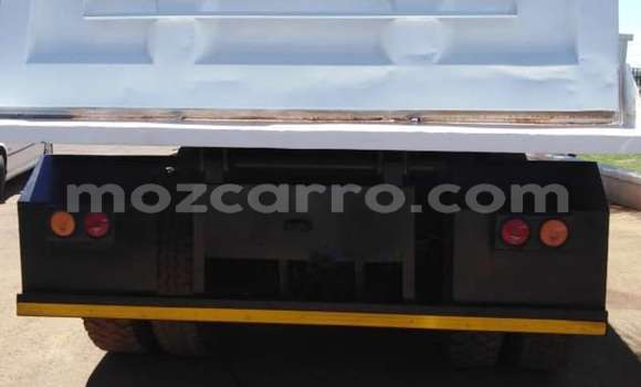 Nunua Ilio tumika Hino 300 Series Nyeupe Lori ndani ya Maputo nchini Maputo Nunua Ilio tumika Hino 300 Series Nyeupe Lori ndani ya Maputo nchini Maputo