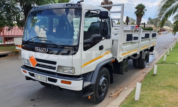 Nunua Ilio tumika Isuzu FTR 850 Nyeupe Lori ndani ya Maputo nchini Maputo Nunua Ilio tumika Isuzu FTR 850 Nyeupe Lori ndani ya Maputo nchini Maputo