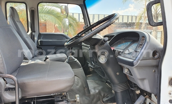 Nunua Ilio tumika Isuzu FTR 850 Nyeupe Lori ndani ya Maputo nchini Maputo Nunua Ilio tumika Isuzu FTR 850 Nyeupe Lori ndani ya Maputo nchini Maputo