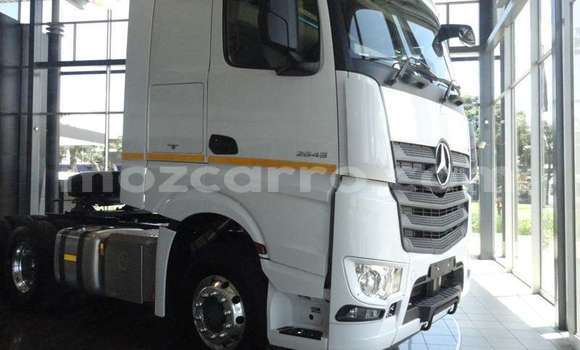 Comprar Usado Mercedes‒Benz 1722 Branco Caminhão em Maputo em Maputo