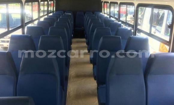 Nunua Ilio tumika Hino 300 Series Nyeupe Lori ndani ya Inhambane nchini Inhambane Nunua Ilio tumika Hino 300 Series Nyeupe Lori ndani ya Inhambane nchini Inhambane