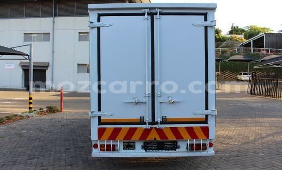 Comprar Usado Toyota Dyna Branco Caminhão em Maputo em Maputo Comprar Usado Toyota Dyna Branco Caminhão em Maputo em Maputo