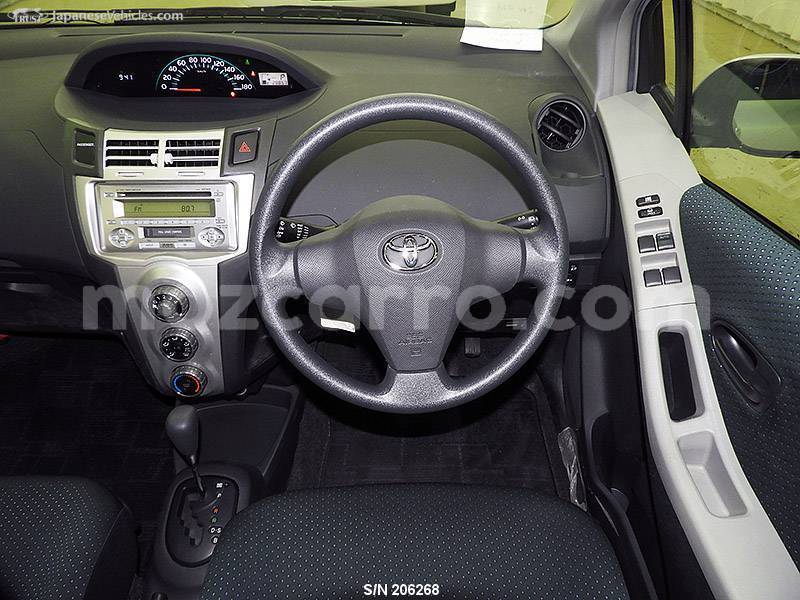 Big with watermark toyota yaris nampula angoche 8112