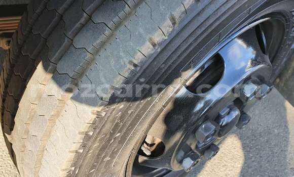 Nunua Ilio tumika Hino 300 Series Nyeupe Lori ndani ya Inhambane nchini Inhambane Nunua Ilio tumika Hino 300 Series Nyeupe Lori ndani ya Inhambane nchini Inhambane