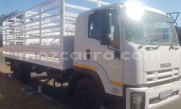 Comprar Usado Isuzu FTR 850 Branco Caminhão em Maputo em Maputo