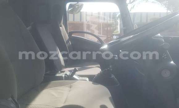 Comprar Usado Isuzu FTR 850 Branco Caminhão em Maputo em Maputo Comprar Usado Isuzu FTR 850 Branco Caminhão em Maputo em Maputo