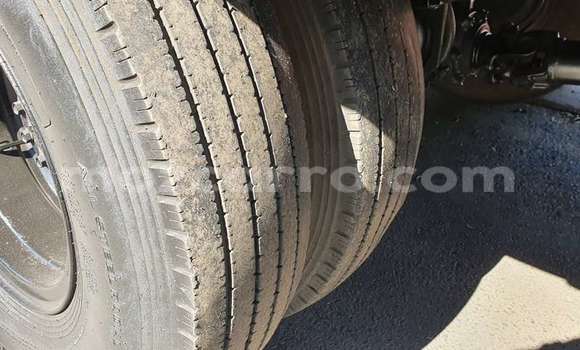 Comprar Usado Isuzu FTR 850 Branco Caminhão em Inhambane em Inhambane Comprar Usado Isuzu FTR 850 Branco Caminhão em Inhambane em Inhambane