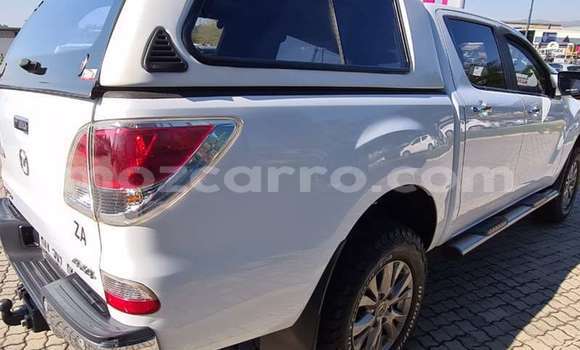Nunua Ilio tumika Mazda BT-50 Nyeupe Gari ndani ya Maputo nchini Maputo Nunua Ilio tumika Mazda BT-50 Nyeupe Gari ndani ya Maputo nchini Maputo