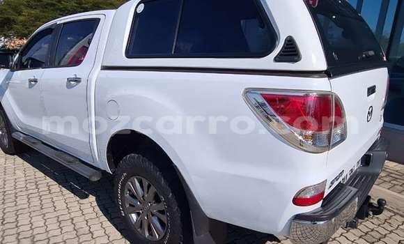 Nunua Ilio tumika Mazda BT-50 Nyeupe Gari ndani ya Maputo nchini Maputo Nunua Ilio tumika Mazda BT-50 Nyeupe Gari ndani ya Maputo nchini Maputo
