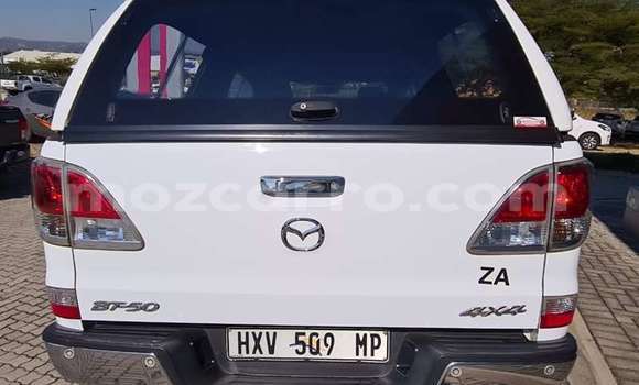 Nunua Ilio tumika Mazda BT-50 Nyeupe Gari ndani ya Maputo nchini Maputo Nunua Ilio tumika Mazda BT-50 Nyeupe Gari ndani ya Maputo nchini Maputo