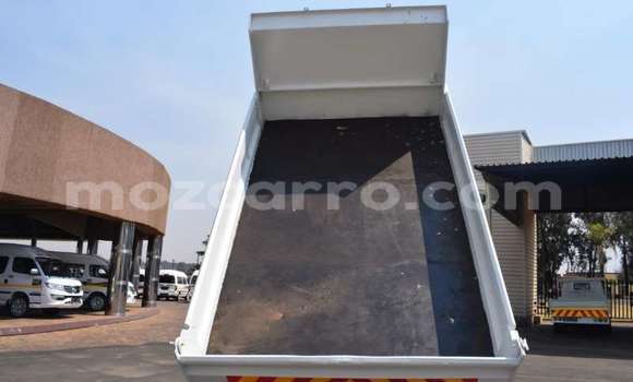 Buy Used Isuzu FTR 850 White Truck in Inhambane in Inhambane Buy Used Isuzu FTR 850 White Truck in Inhambane in Inhambane