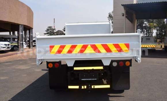 Buy Used Isuzu FTR 850 White Truck in Inhambane in Inhambane Buy Used Isuzu FTR 850 White Truck in Inhambane in Inhambane