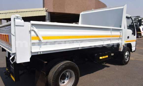 Buy Used Isuzu FTR 850 White Truck in Inhambane in Inhambane Buy Used Isuzu FTR 850 White Truck in Inhambane in Inhambane
