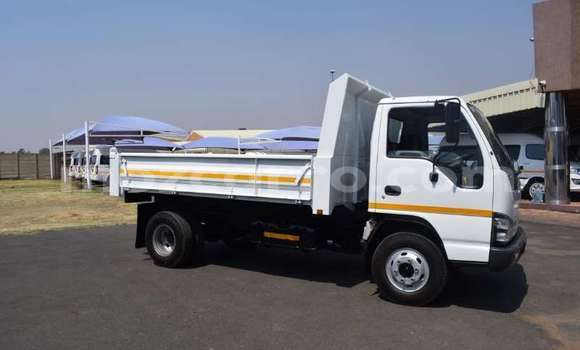 Buy Used Isuzu FTR 850 White Truck in Inhambane in Inhambane Buy Used Isuzu FTR 850 White Truck in Inhambane in Inhambane