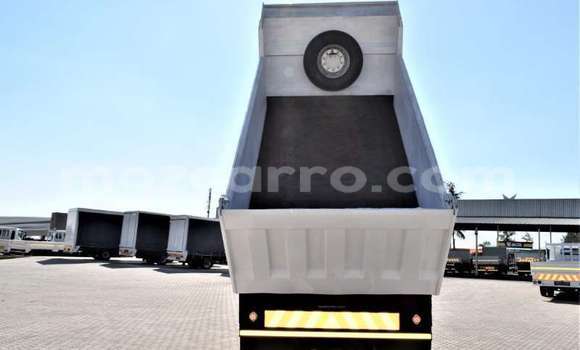 Buy Used Isuzu FTR 850 White Truck in Inhambane in Inhambane Buy Used Isuzu FTR 850 White Truck in Inhambane in Inhambane